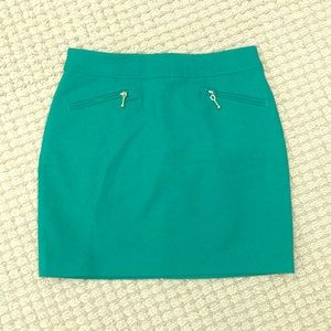 Emarald green mini skirt!